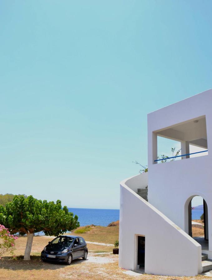 Beach House Set In A Beautiful Bay Karystos  Eksteriør billede