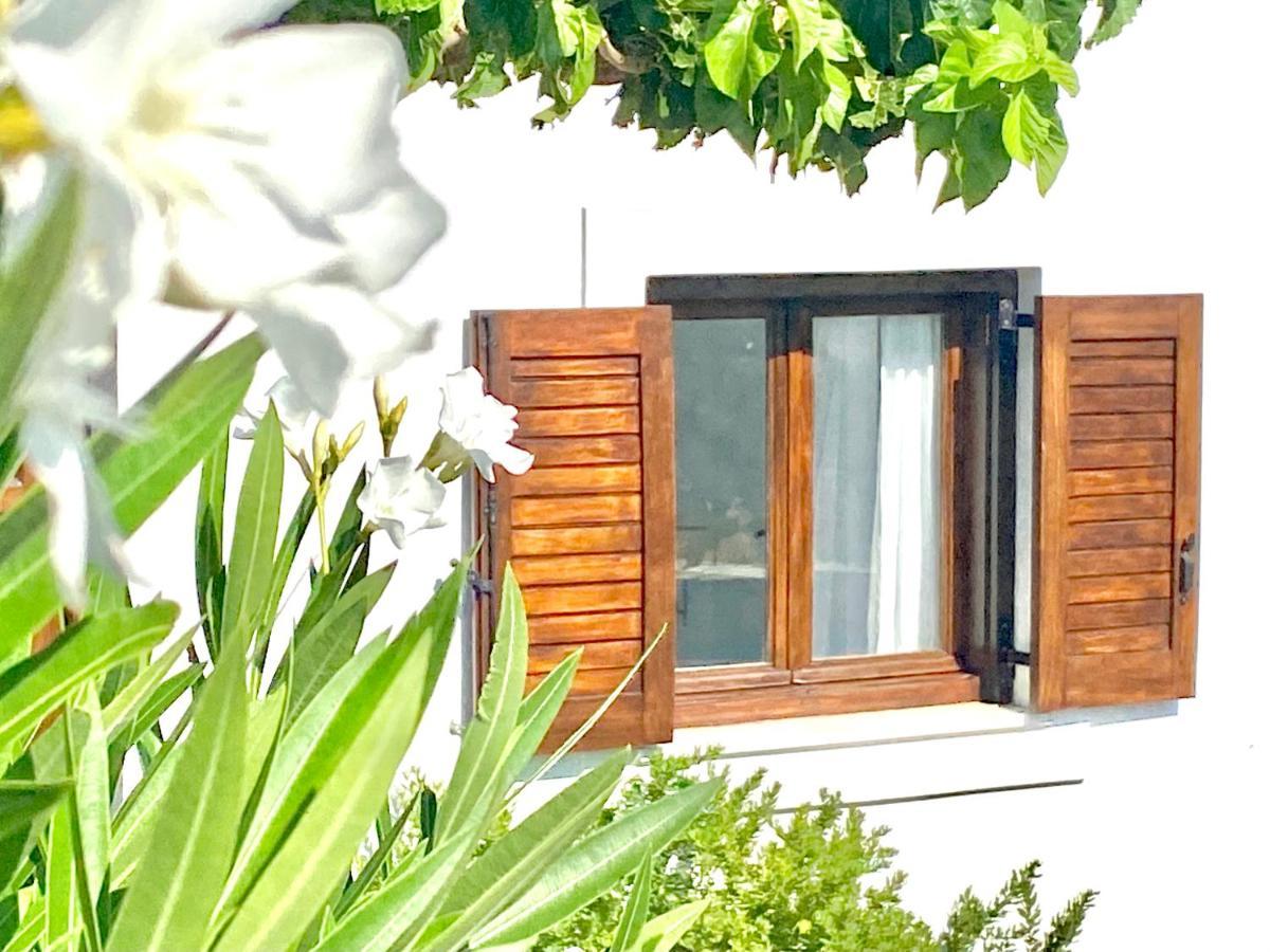 Beach House Set In A Beautiful Bay Karystos  Eksteriør billede